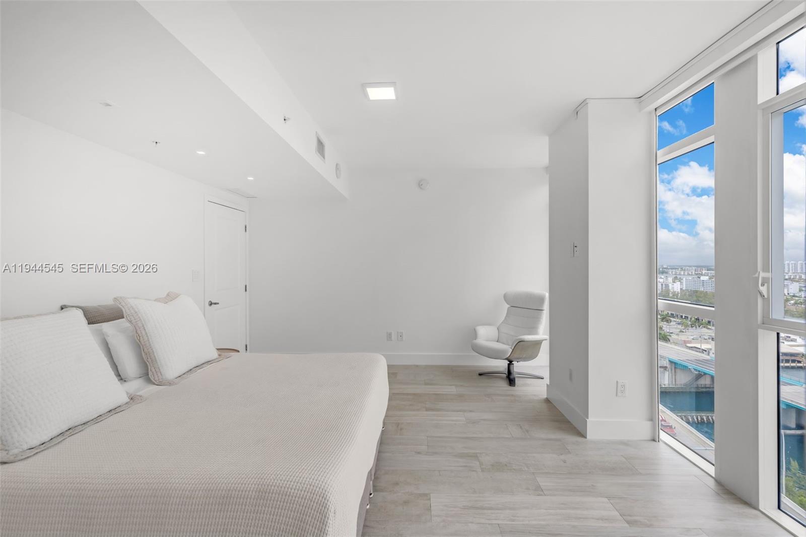 400 Sunny Isles Blvd #1801, Sunny Isles Beach FL 33160