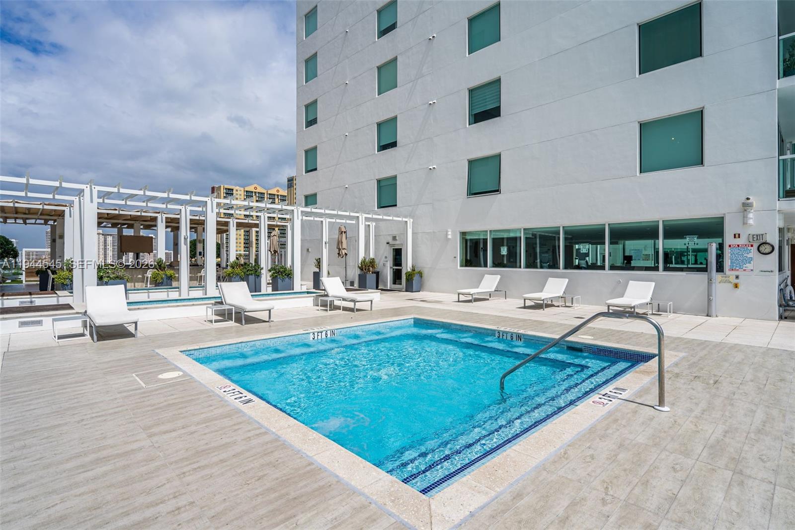 400 Sunny Isles Blvd #1801, Sunny Isles Beach FL 33160