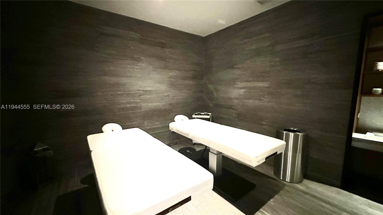 55 SW 9th St #3702, Miami FL 33130
