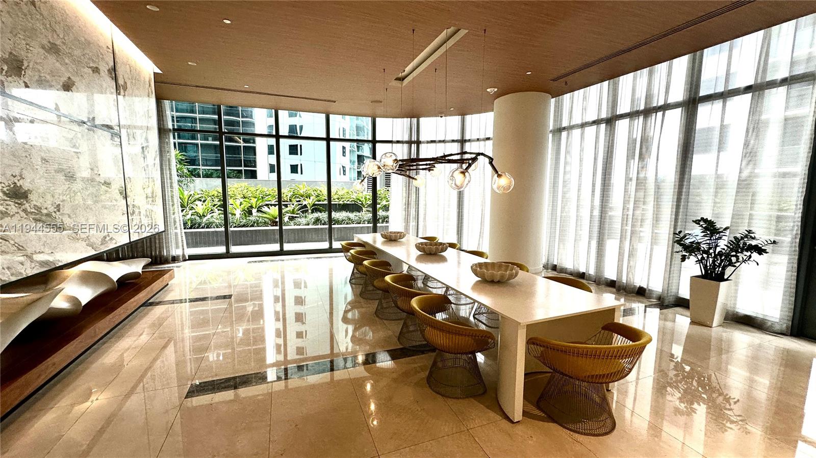 55 SW 9th St #3702, Miami FL 33130