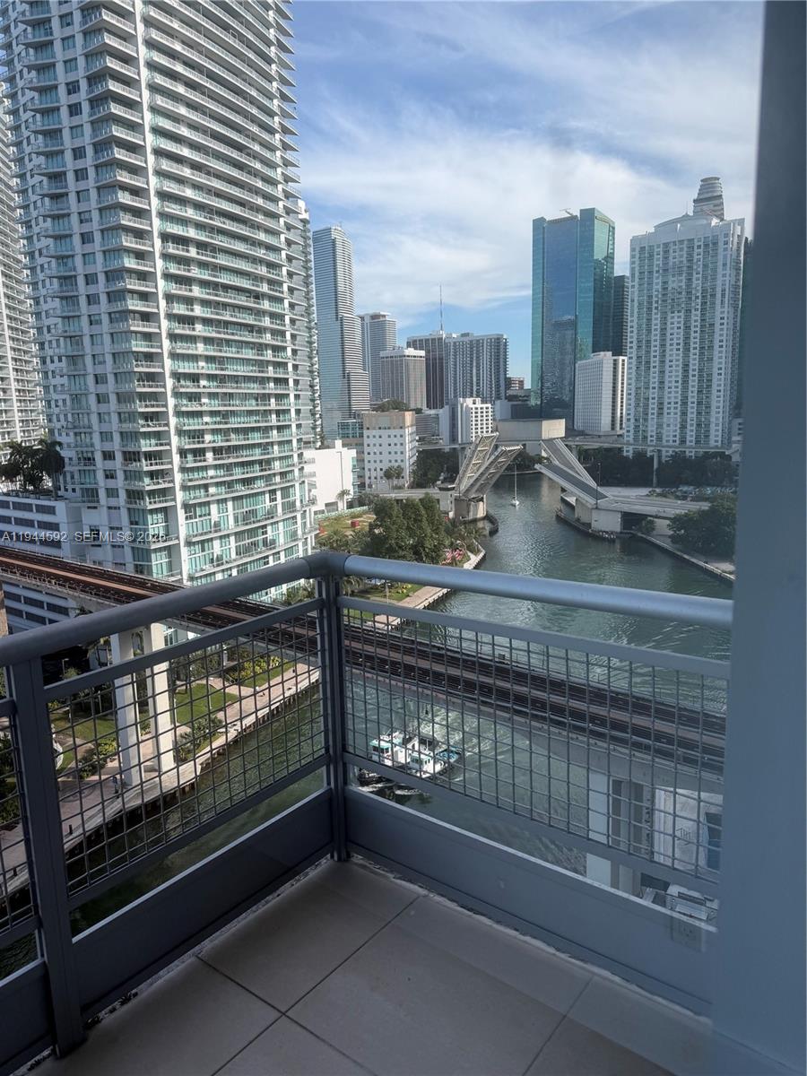 690 SW 1st Ct #1703, Miami FL 33130