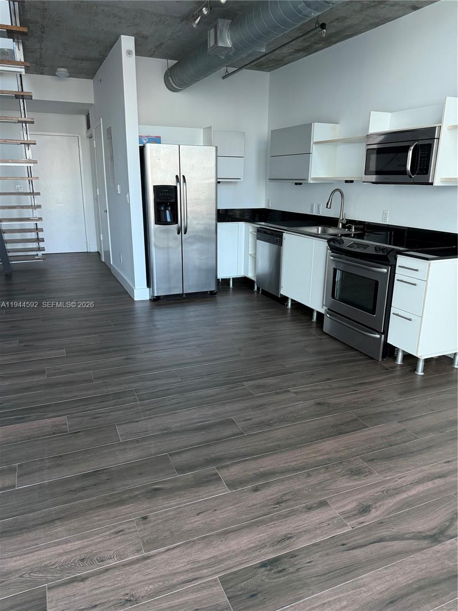 690 SW 1st Ct #1703, Miami FL 33130