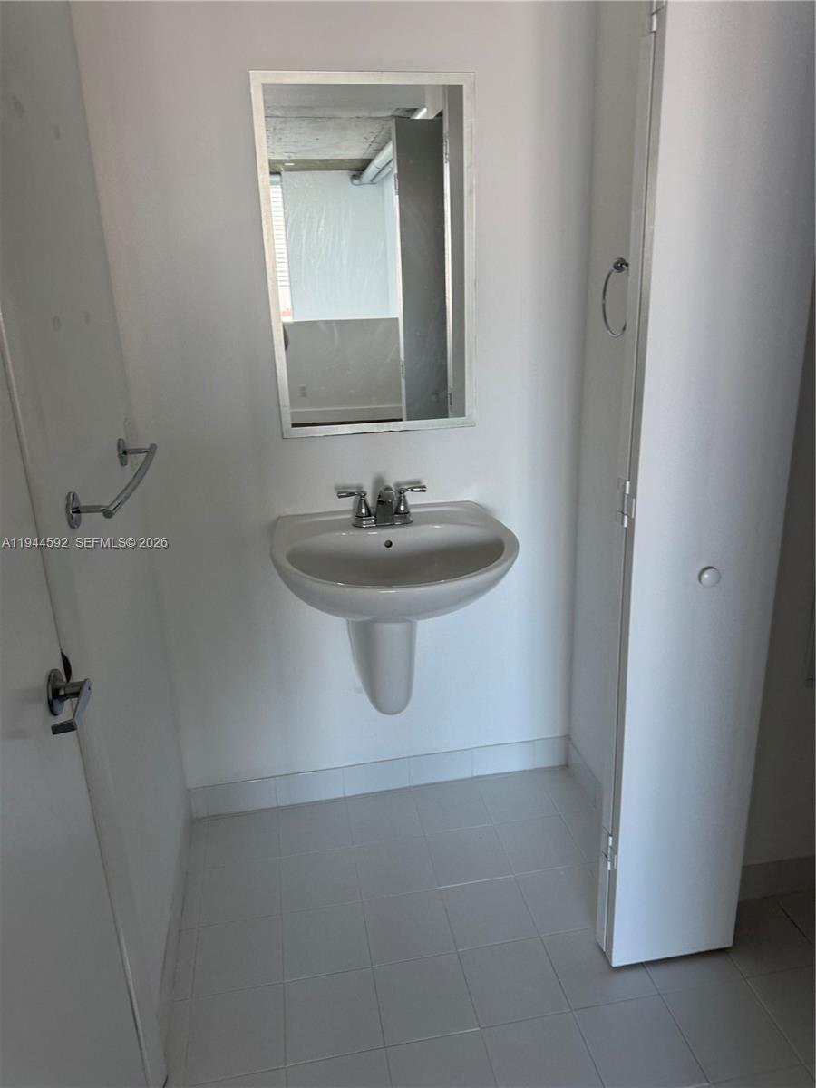 690 SW 1st Ct #1703, Miami FL 33130