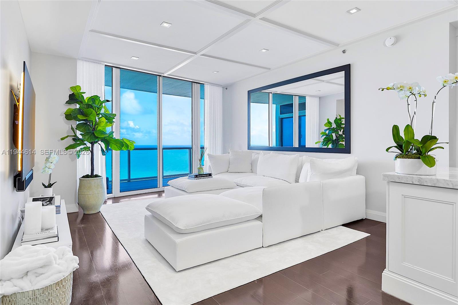 100 S Pointe Dr #2407, Miami Beach FL 33139