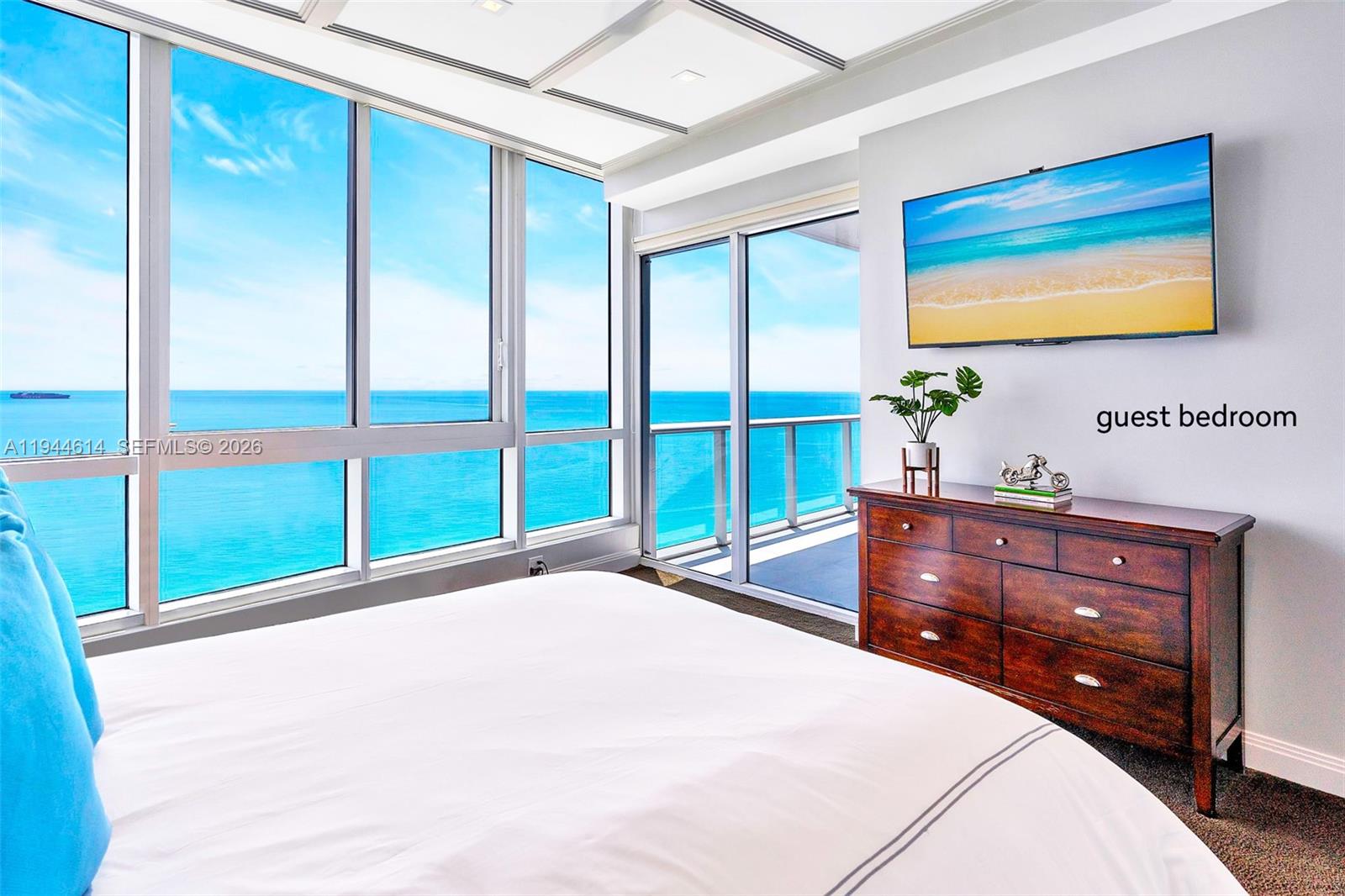 100 S Pointe Dr #2407, Miami Beach FL 33139
