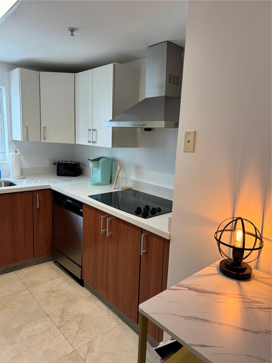 170 SE 14th St #2405, Miami FL 33131