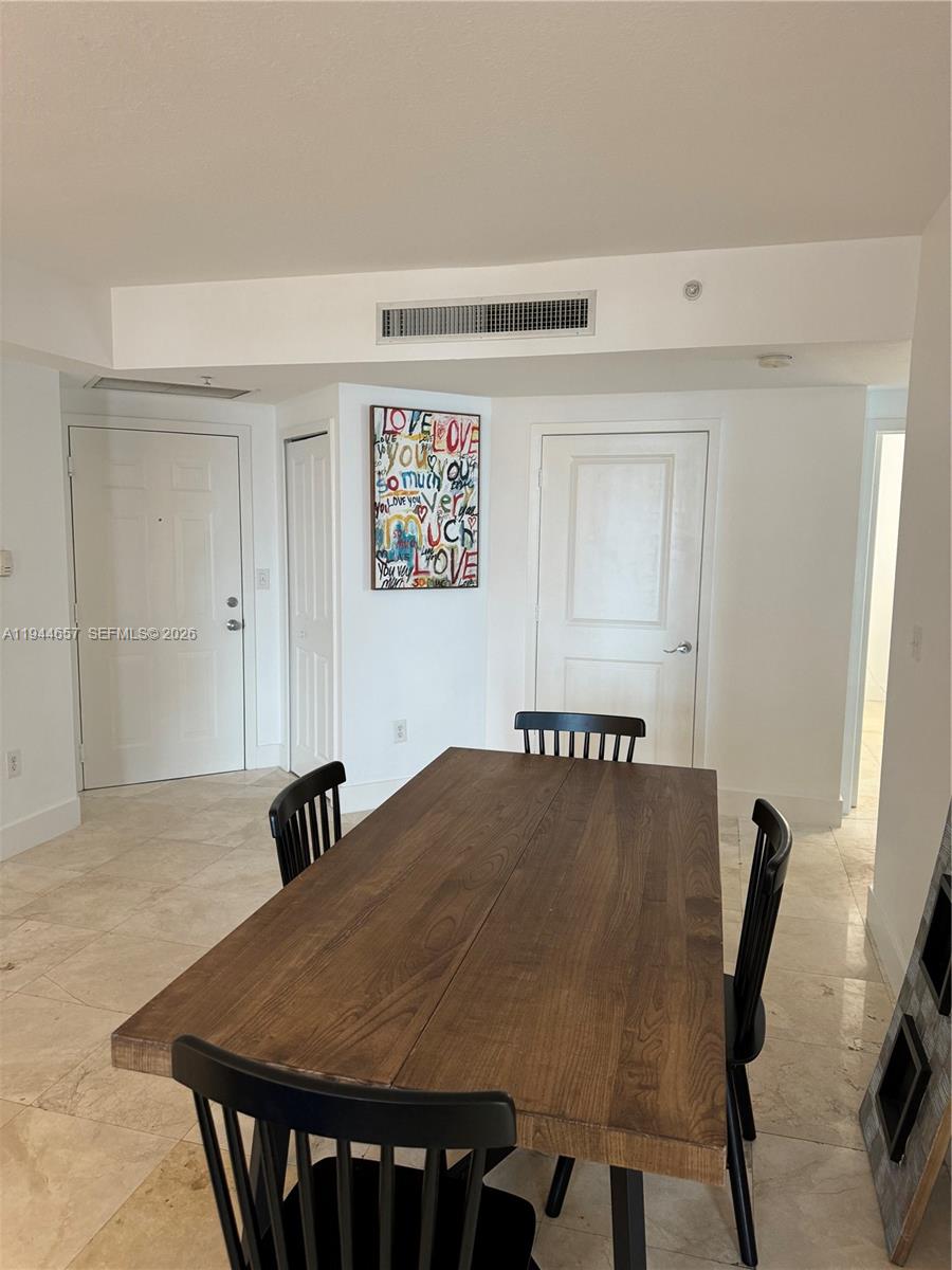 170 SE 14th St #2405, Miami FL 33131