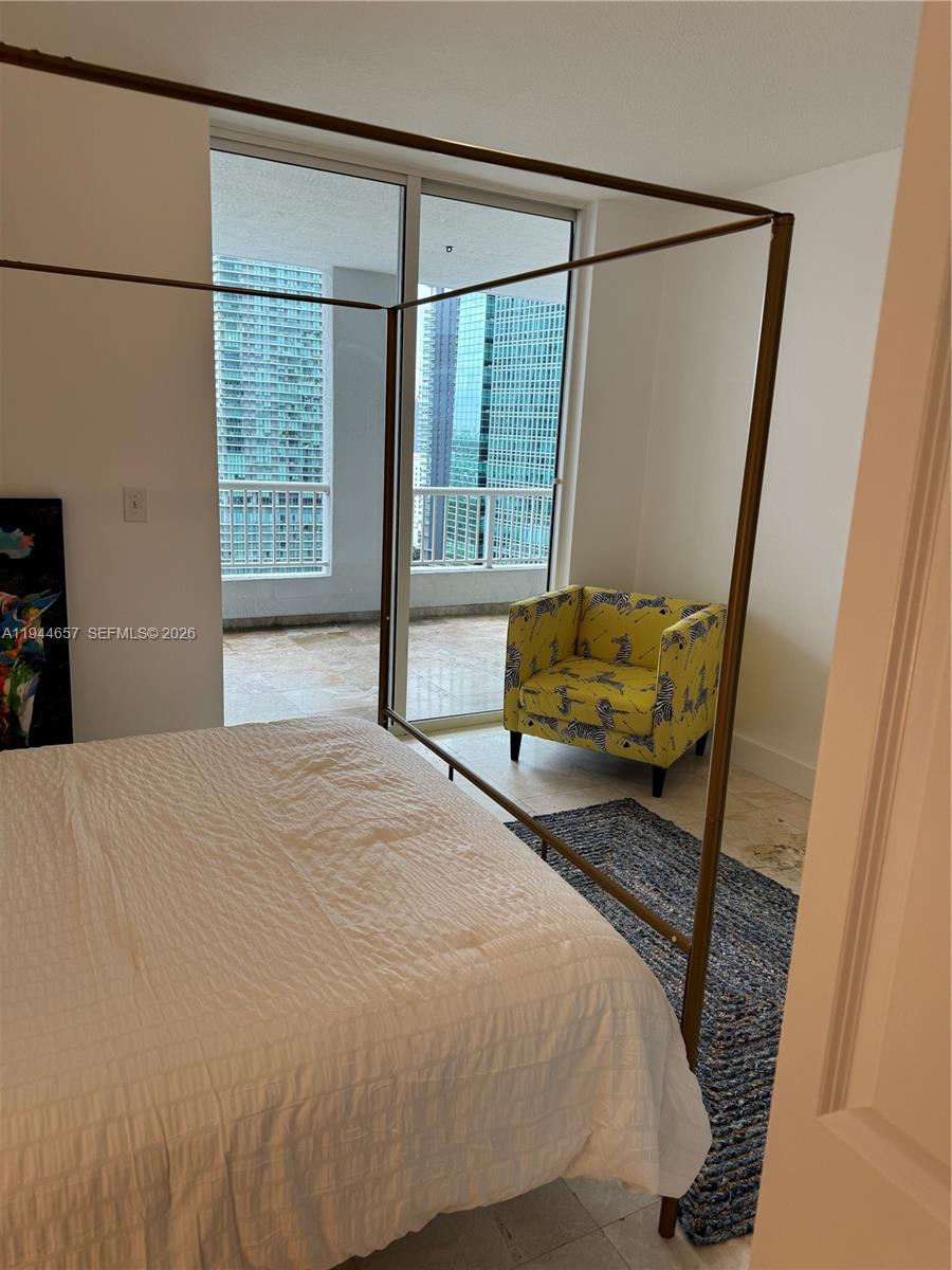 170 SE 14th St #2405, Miami FL 33131