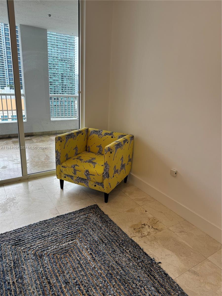 170 SE 14th St #2405, Miami FL 33131