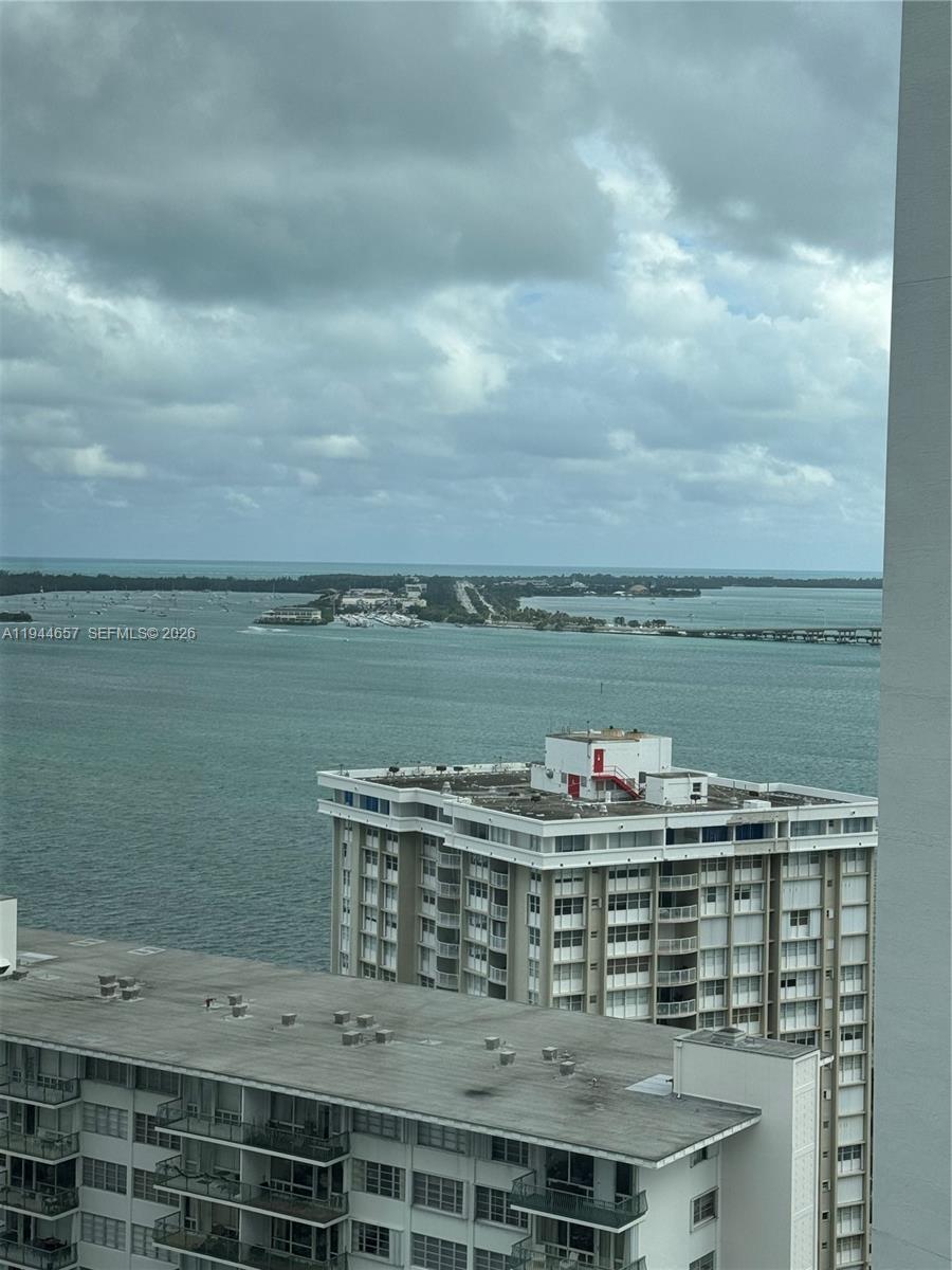 170 SE 14th St #2405, Miami FL 33131