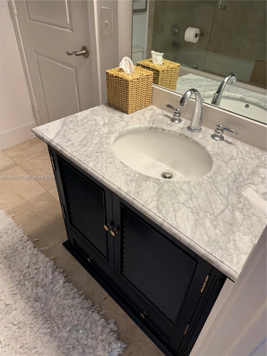 170 SE 14th St #2405, Miami FL 33131