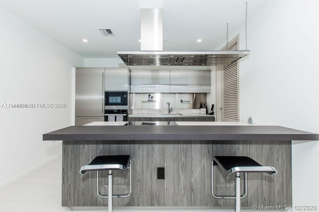 1000 BRICKELL PLAZA #PH6105, Miami FL 33131