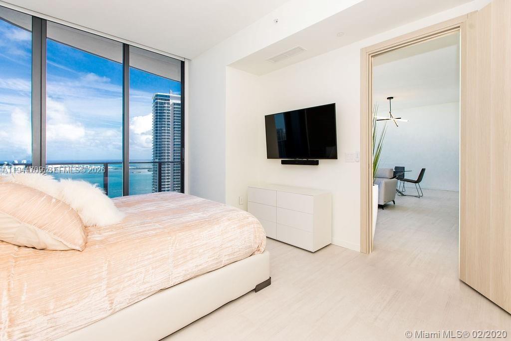 1000 BRICKELL PLAZA #PH6105, Miami FL 33131