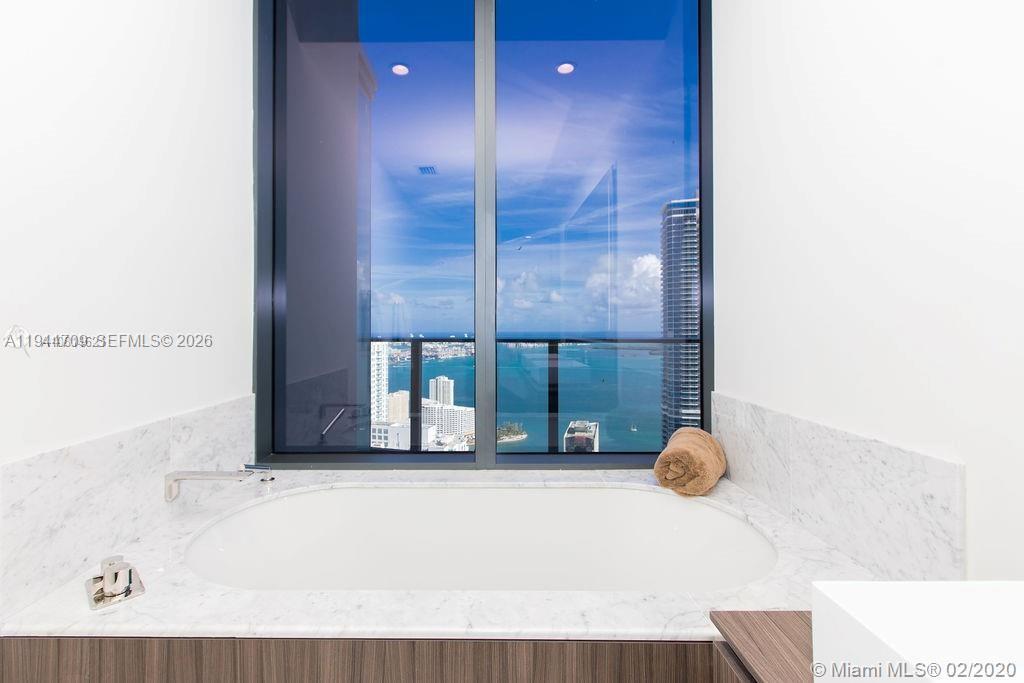 1000 BRICKELL PLAZA #PH6105, Miami FL 33131