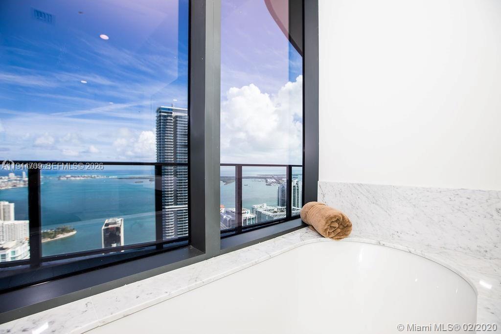 1000 BRICKELL PLAZA #PH6105, Miami FL 33131