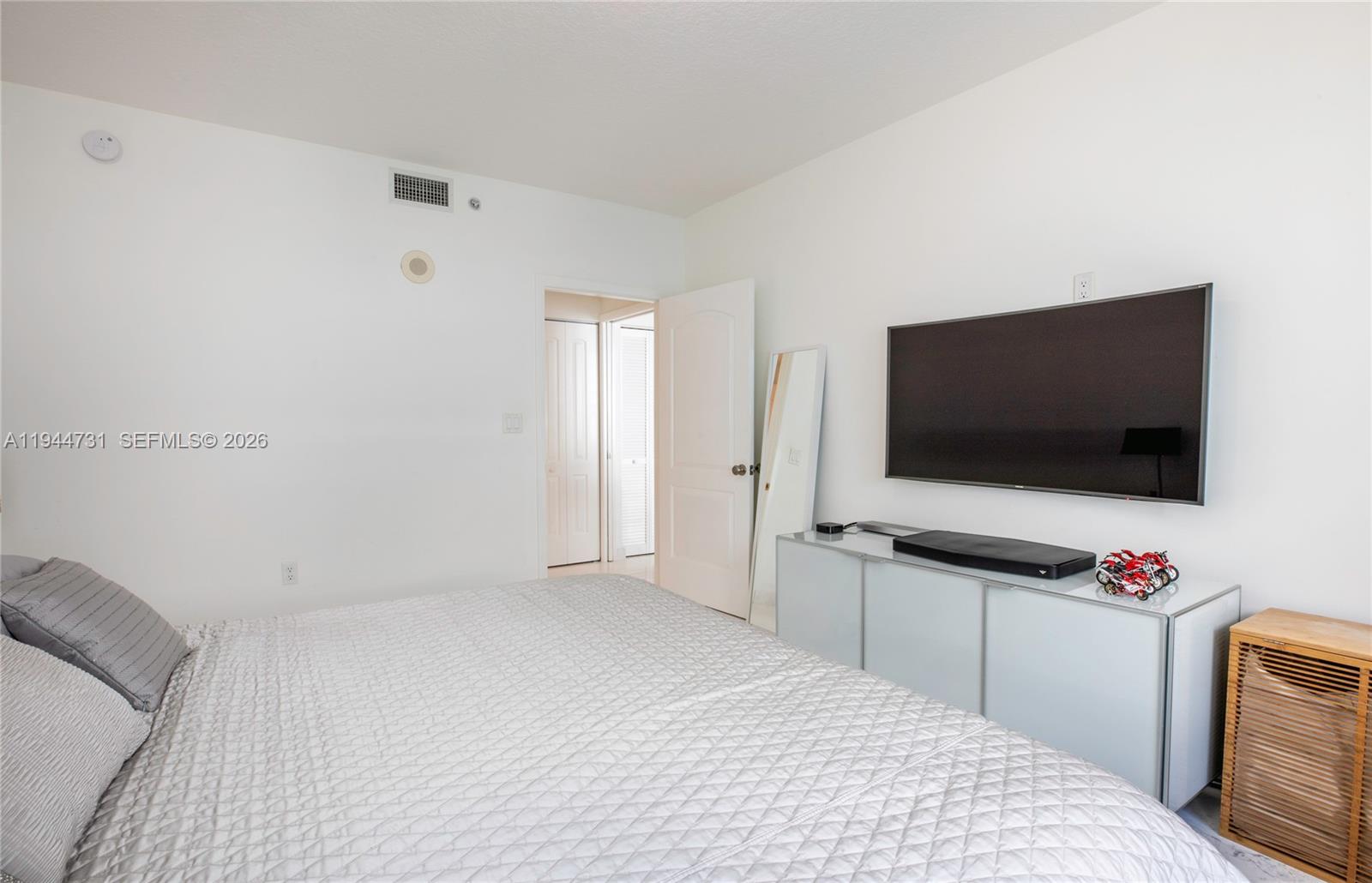 110 Washington Ave #1722, Miami Beach FL 33139