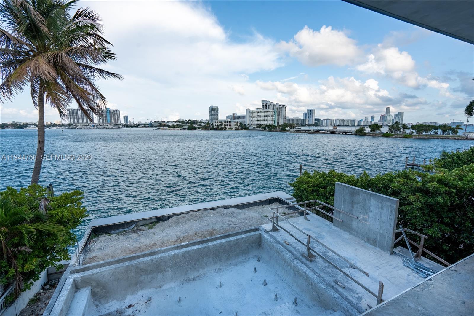 333 E Rivo Alto Dr, Miami Beach FL 33139