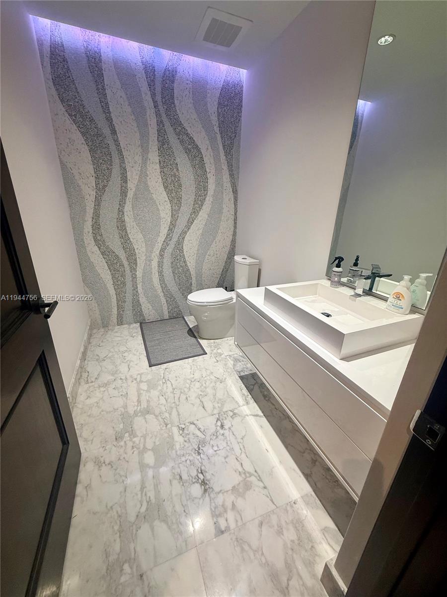 3300 NE 188th St #917, Aventura FL 33180