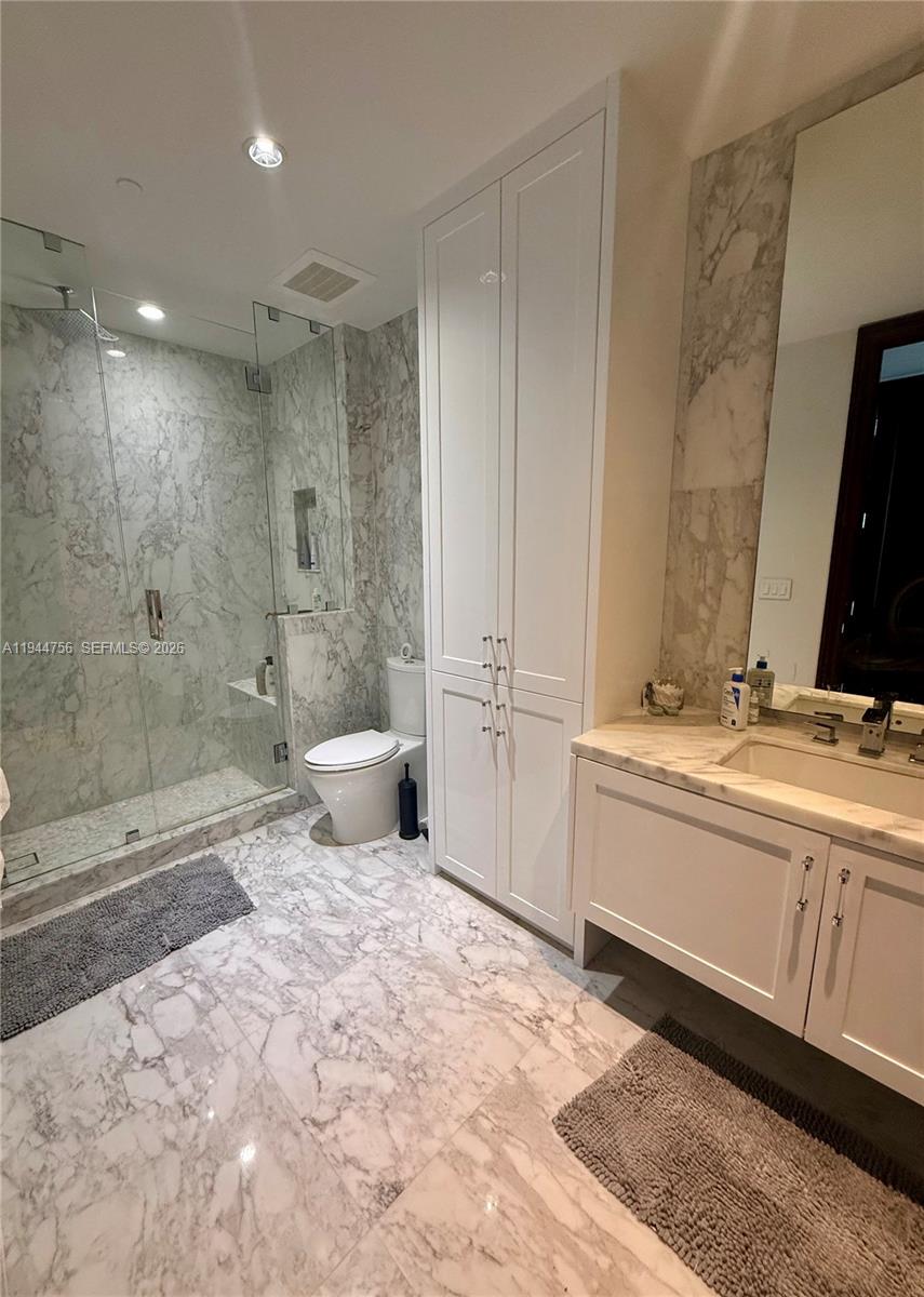 3300 NE 188th St #917, Aventura FL 33180