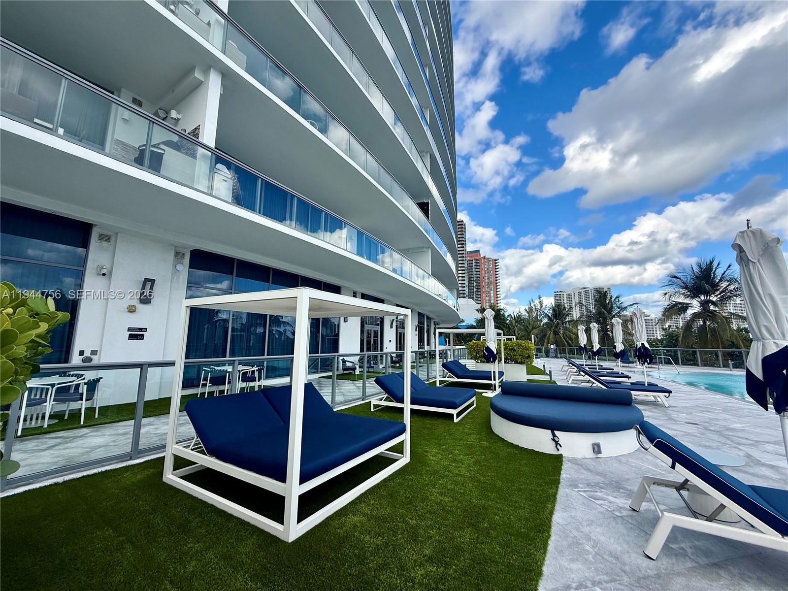 3300 NE 188th St #917, Aventura FL 33180
