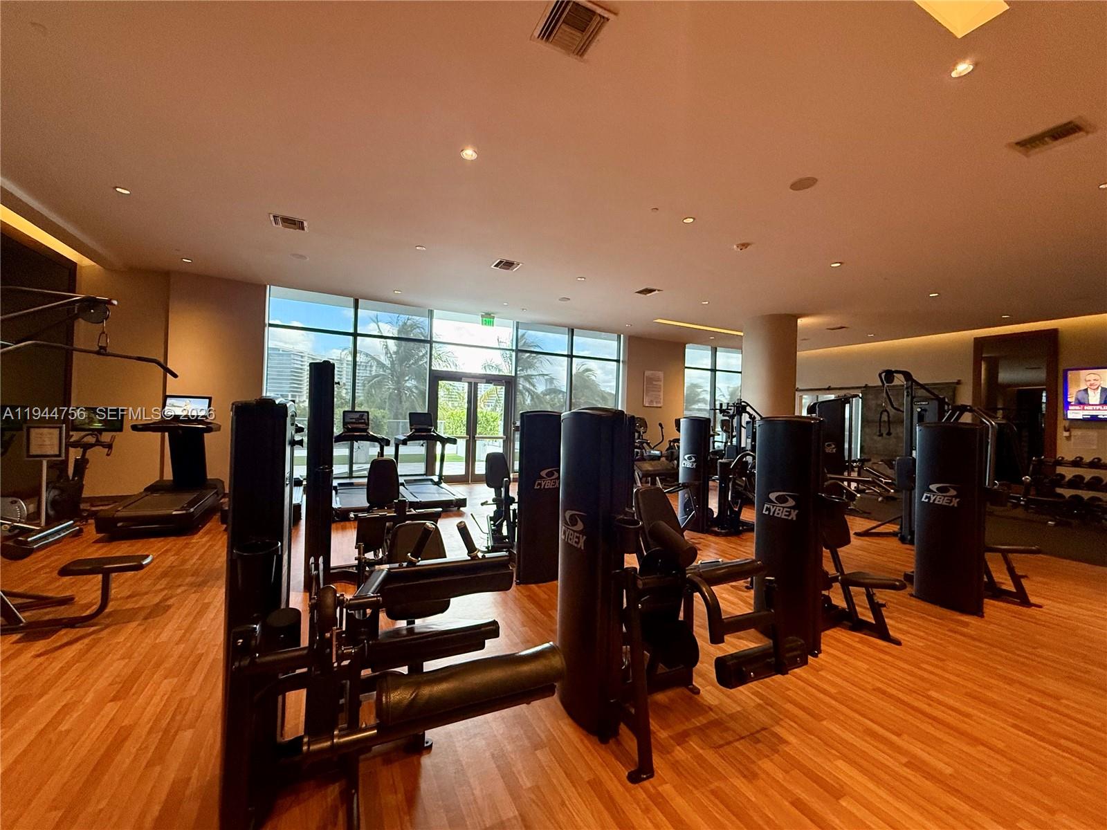 3300 NE 188th St #917, Aventura FL 33180