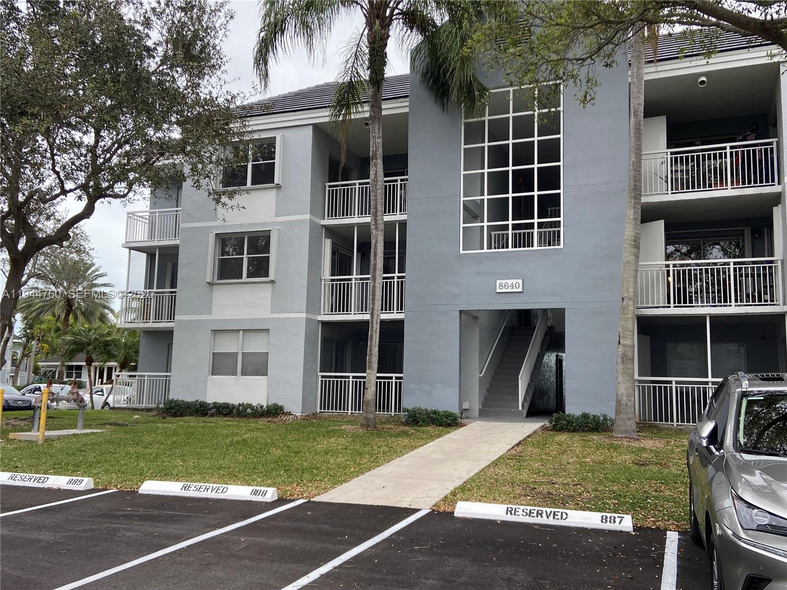 8640 SW 212th St #304, Cutler Bay FL 33189