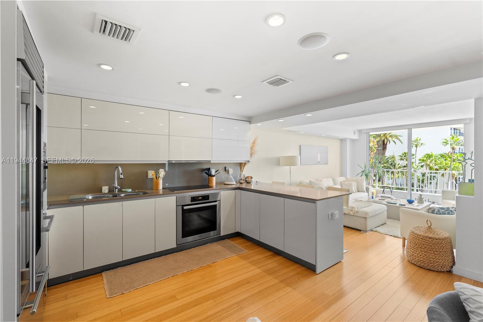200 SE 15th Rd #5D, Miami FL 33129