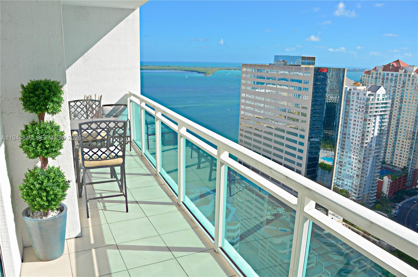 950 Brickell Bay Dr #3705, Miami FL 33131