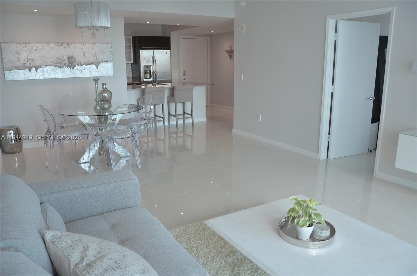 950 Brickell Bay Dr #3705, Miami FL 33131