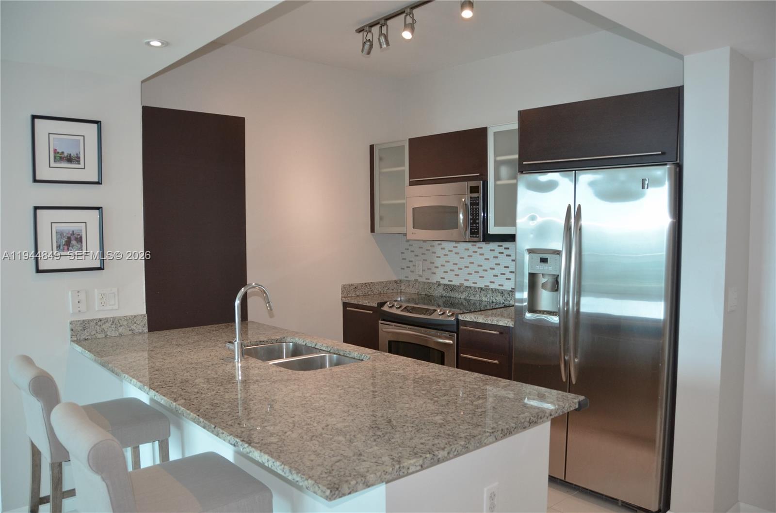 950 Brickell Bay Dr #3705, Miami FL 33131