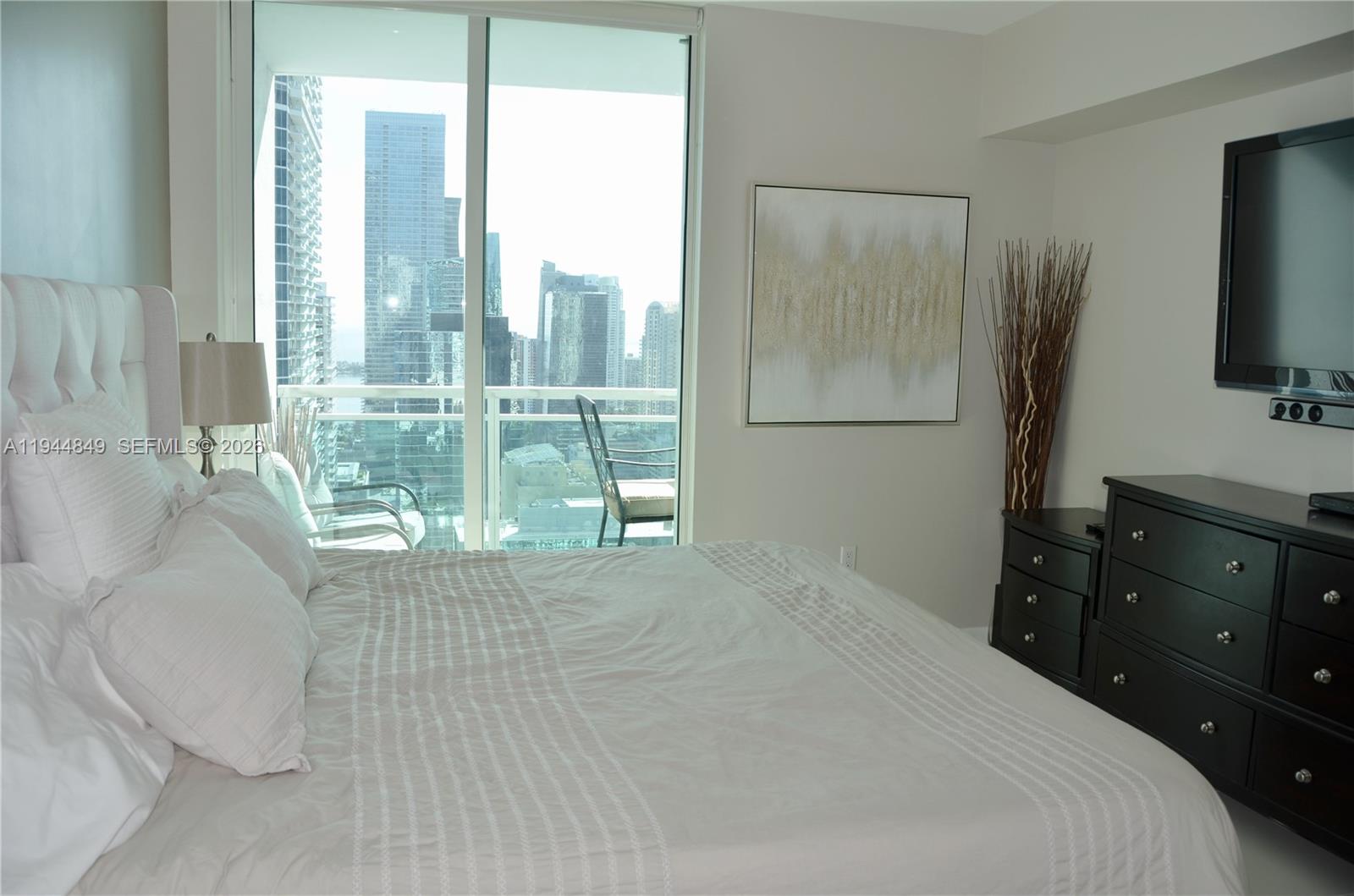 950 Brickell Bay Dr #3705, Miami FL 33131