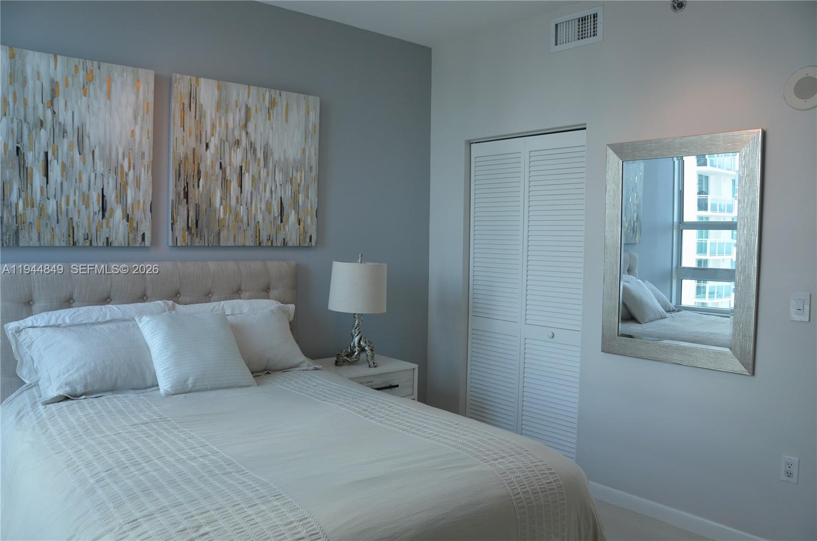 950 Brickell Bay Dr #3705, Miami FL 33131