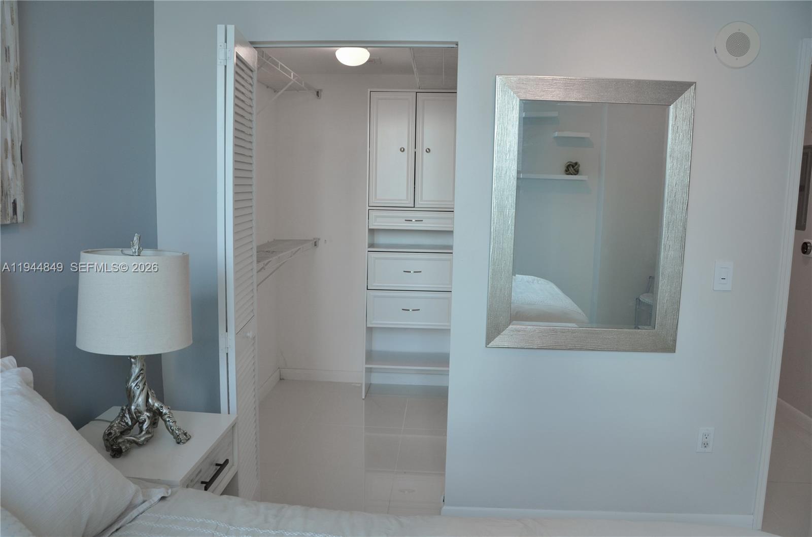 950 Brickell Bay Dr #3705, Miami FL 33131