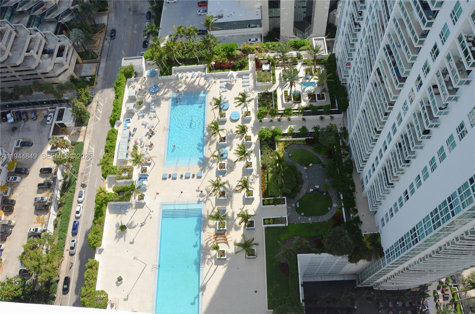 950 Brickell Bay Dr #3705, Miami FL 33131
