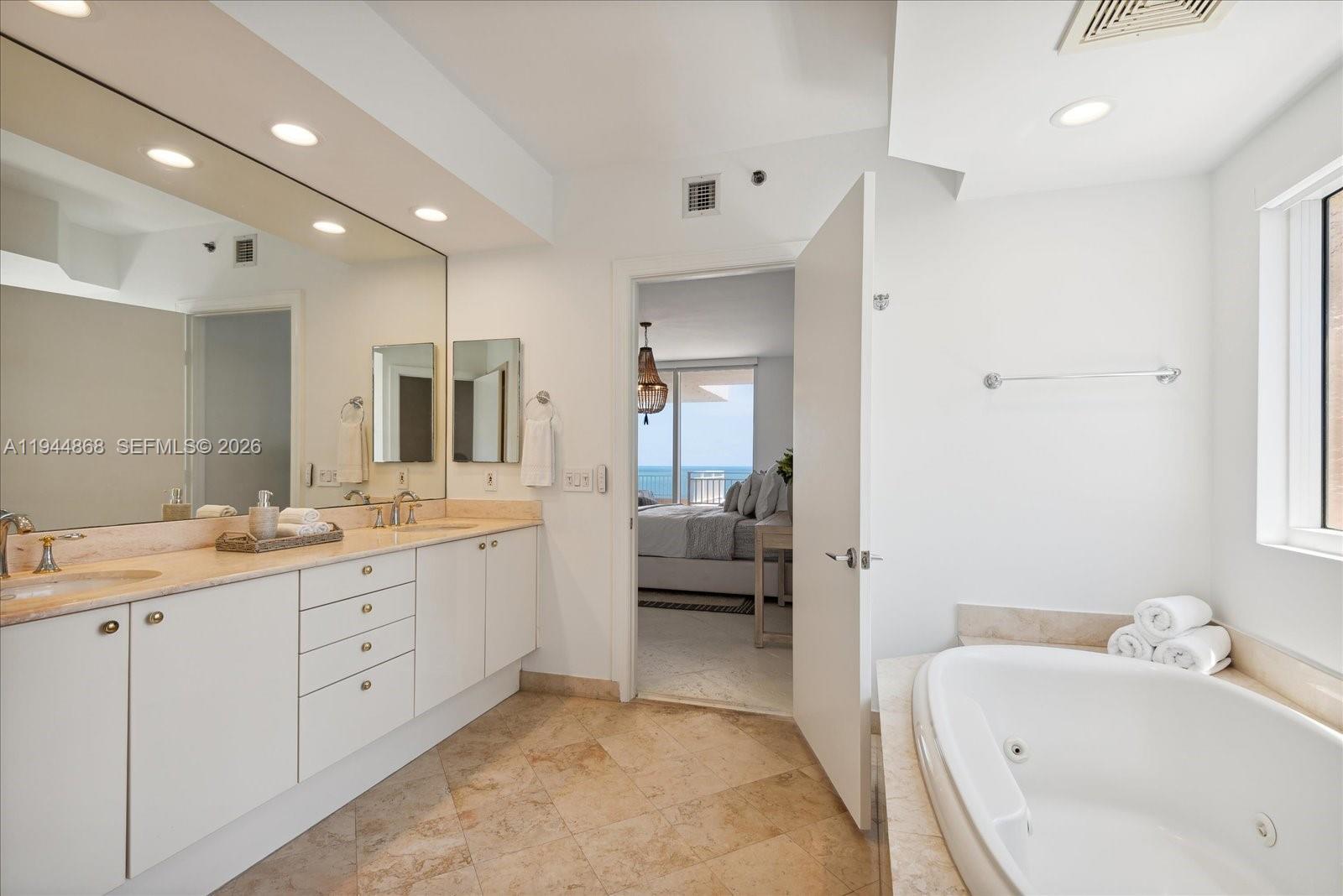 791 Crandon Blvd #1501, Key Biscayne FL 33149