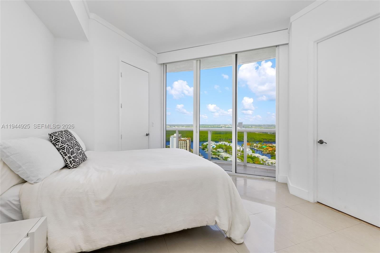 16001 Collins Ave #2704, Sunny Isles Beach FL 33160