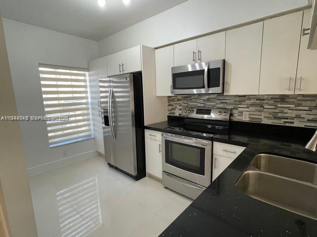 35 Simonton Cir, Weston FL 33326