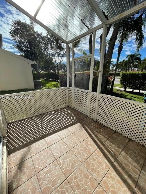 35 Simonton Cir, Weston FL 33326