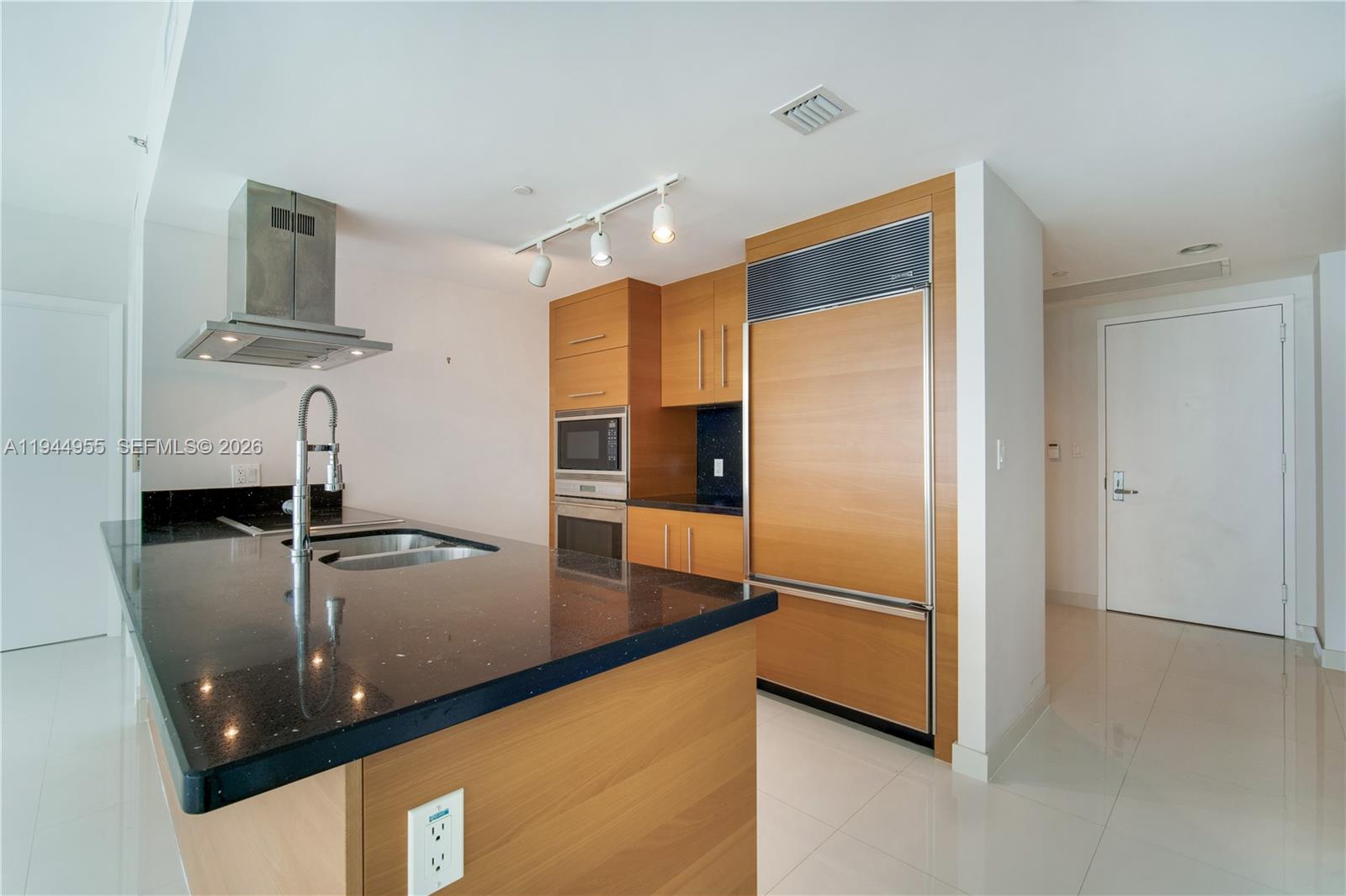 495 Brickell Ave #1804, Miami FL 33131