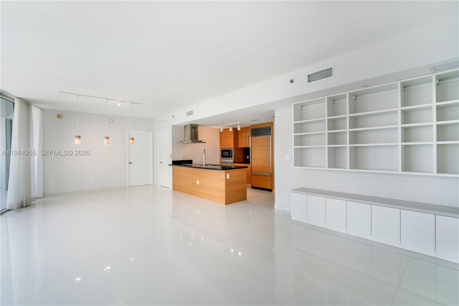 495 Brickell Ave #1804, Miami FL 33131
