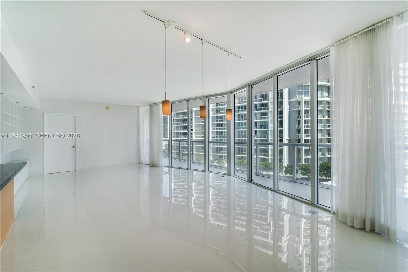 495 Brickell Ave #1804, Miami FL 33131