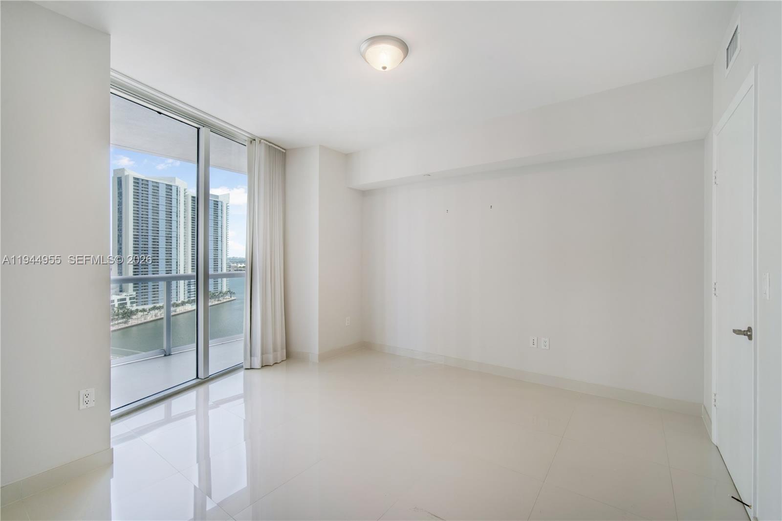 495 Brickell Ave #1804, Miami FL 33131