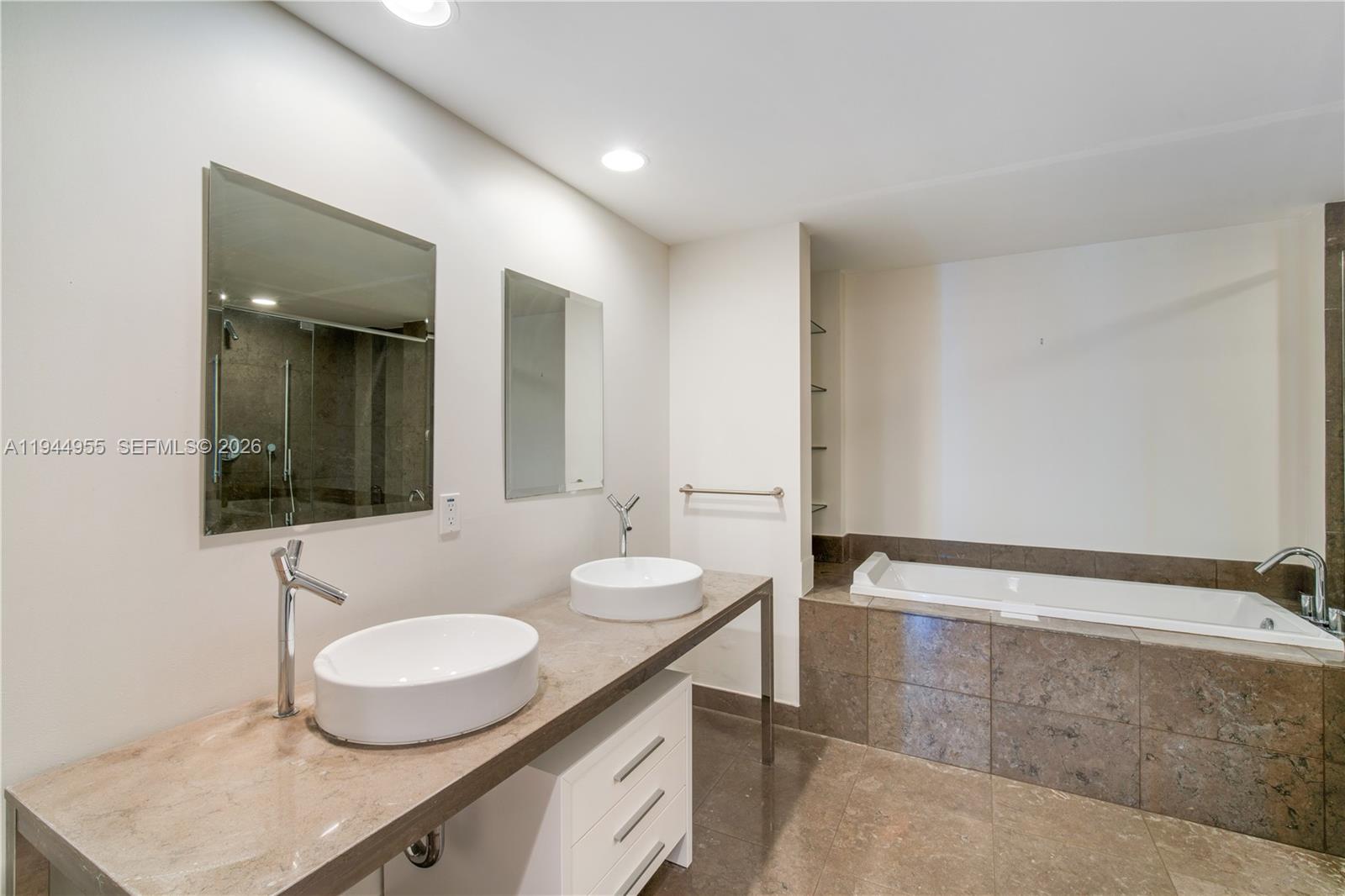 495 Brickell Ave #1804, Miami FL 33131