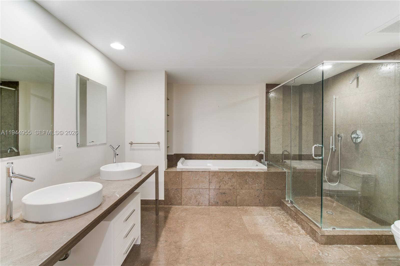 495 Brickell Ave #1804, Miami FL 33131