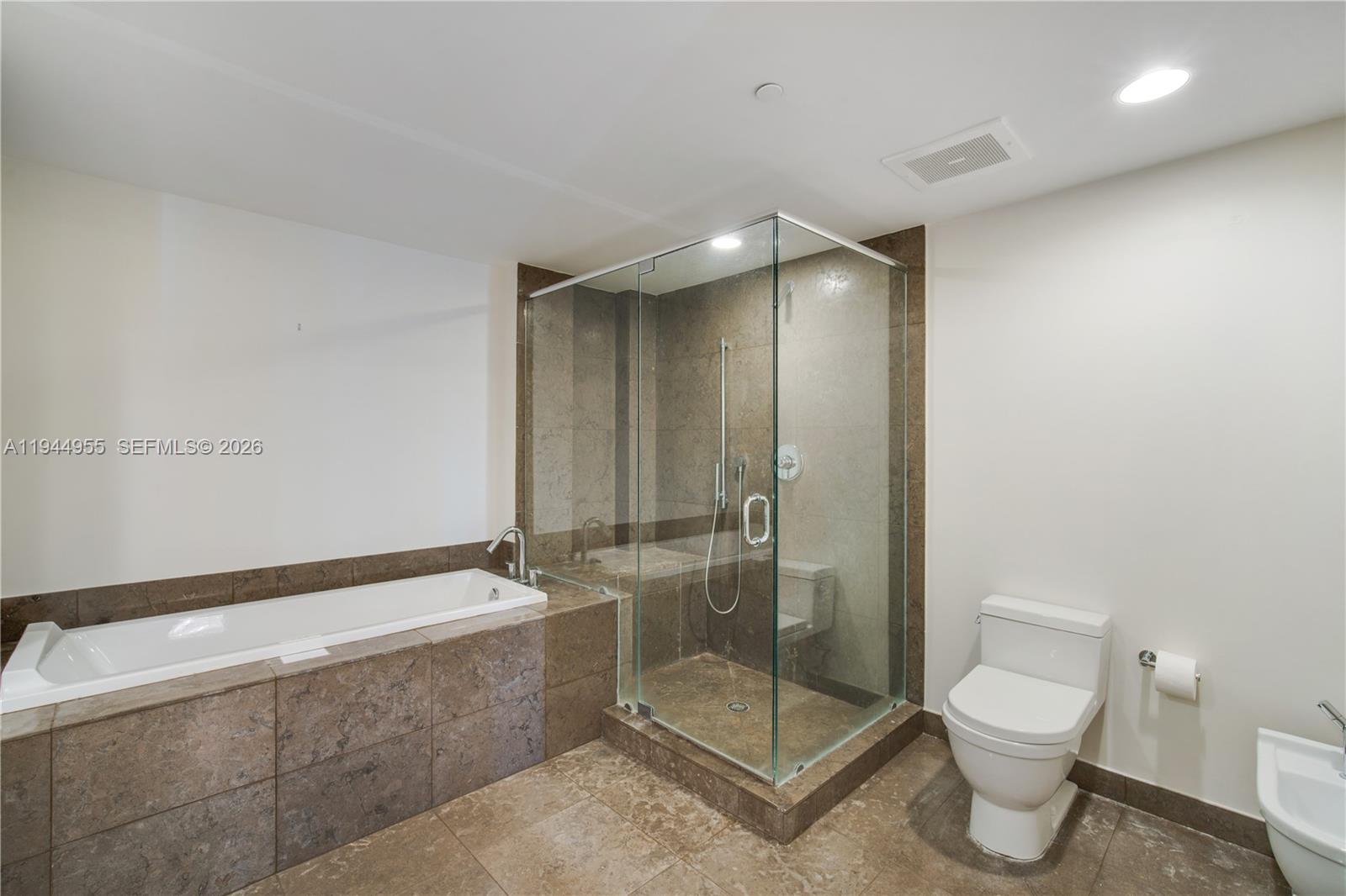 495 Brickell Ave #1804, Miami FL 33131