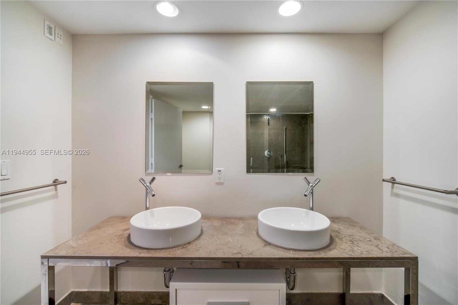 495 Brickell Ave #1804, Miami FL 33131