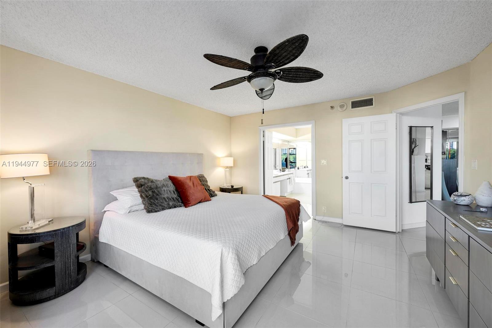 3530 Mystic Pointe Dr #303, Aventura FL 33180