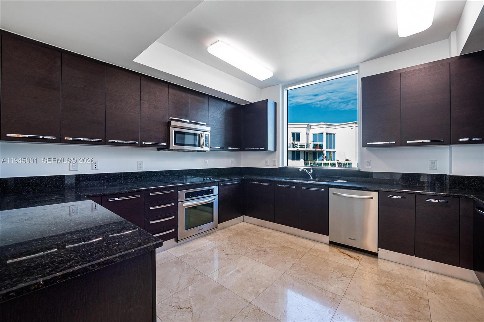 3030 NE 188 st #608, Aventura FL 33180