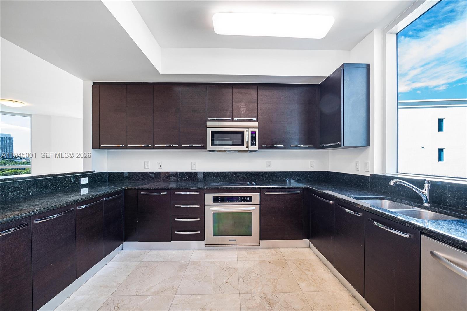 3030 NE 188 st #608, Aventura FL 33180