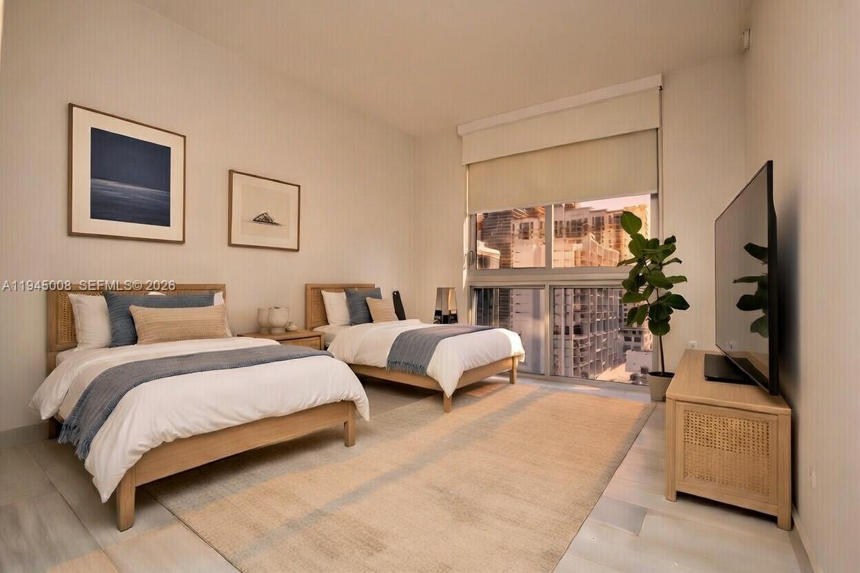 1010 SW 2nd Ave #1703, Miami FL 33130